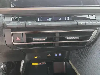Toyota Camry 2025 SE 4p Sedan