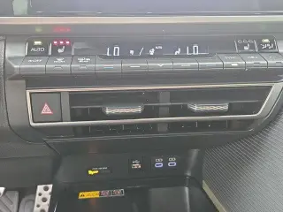 Toyota Camry 2025 SE 4p Sedan