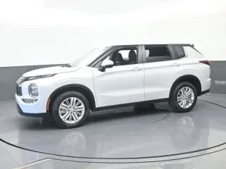 Mitsubishi Outlander 2024 ES 4p SUV