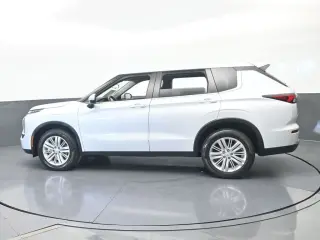 Mitsubishi Outlander 2024 ES 4p SUV