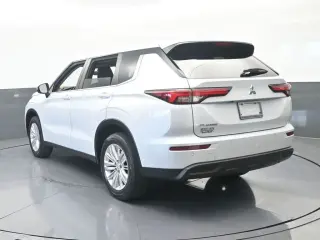 Mitsubishi Outlander 2024 ES 4p SUV