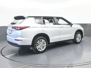 Mitsubishi Outlander 2024 ES 4p SUV