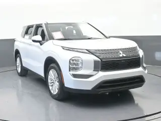 Mitsubishi Outlander 2024 ES 4p SUV