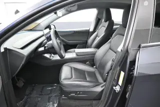 Tesla Model Y 2026 Long Range 4p Crossover
