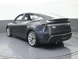Tesla Model Y 2026 Long Range 4p Crossover