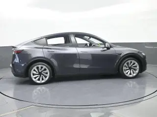 Tesla Model Y 2026 Long Range 4p Crossover