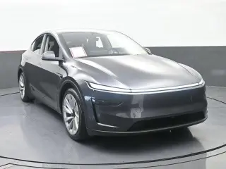 Tesla Model Y 2026 Long Range 4p Crossover