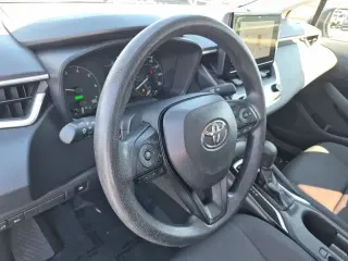 Toyota Corolla Hybrid 2024 SE 4p Sedan