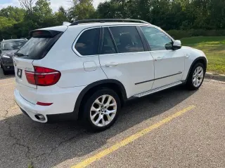 BMW X5 2013 AWD xDrive35i Premium 4p SUV