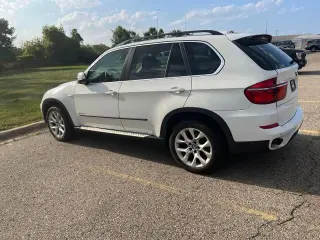 BMW X5 2013 AWD xDrive35i Premium 4p SUV