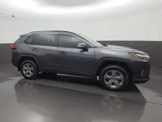 Toyota RAV4 2024 XLE 4p SUV