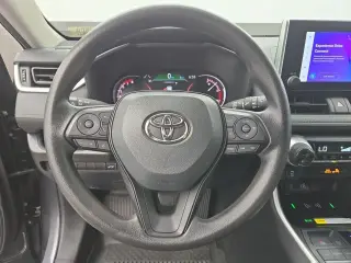 Toyota RAV4 2024 XLE 4p SUV