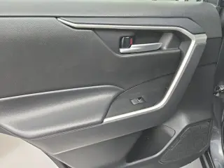 Toyota RAV4 2024 XLE 4p SUV