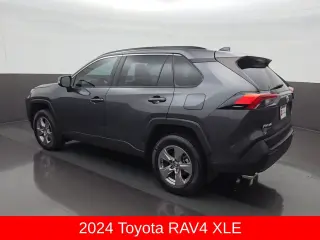 Toyota RAV4 2024 XLE 4p SUV