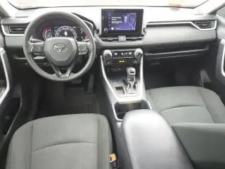 Toyota RAV4 2025 XLE 4p SUV