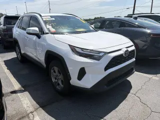 Toyota RAV4 2024 XLE 4p SUV