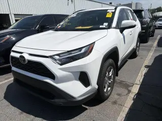 Toyota RAV4 2024 XLE 4p SUV