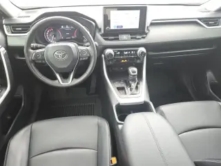 Toyota RAV4 2024 XLE Premium 4p SUV