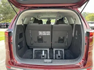 Kia Carnival 2024 LX Minivan 4p