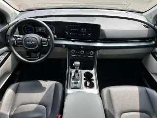 Kia Carnival 2024 LX Minivan 4p