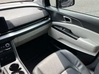 Kia Carnival 2024 LX Minivan 4p
