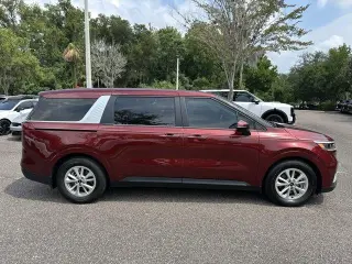 Kia Carnival 2024 LX Minivan 4p