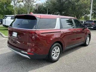 Kia Carnival 2024 LX Minivan 4p