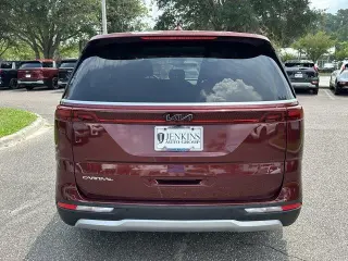Kia Carnival 2024 LX Minivan 4p
