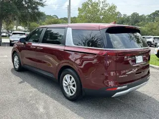 Kia Carnival 2024 LX Minivan 4p