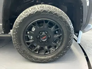 Toyota Tacoma 2025 4x2 SR5 4p Cabina Doble 5.0 ft SB