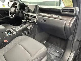 Toyota Tacoma 2025 4x2 SR5 4p Cabina Doble 5.0 ft SB