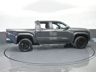 Toyota Tacoma 2025 4x2 SR5 4p Cabina Doble 5.0 ft SB