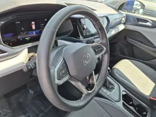 Volkswagen Taos 2022 SE 4dr SUV