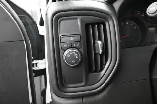 Chevrolet Silverado 1500 2022 4x2 Custom 4p Cabina Crew 5.8 pies SB