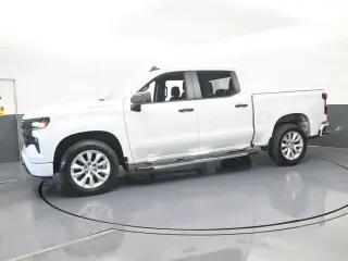 Chevrolet Silverado 1500 2022 4x2 Custom 4p Cabina Crew 5.8 pies SB