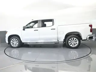 Chevrolet Silverado 1500 2022 4x2 Custom 4p Cabina Crew 5.8 pies SB
