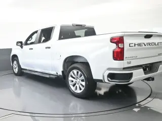 Chevrolet Silverado 1500 2022 4x2 Custom 4p Cabina Crew 5.8 pies SB
