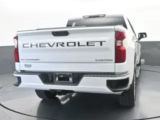 Chevrolet Silverado 1500 2022 4x2 Custom 4p Cabina Crew 5.8 pies SB