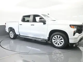 Chevrolet Silverado 1500 2022 4x2 Custom 4p Cabina Crew 5.8 pies SB