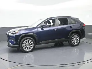 Toyota RAV4 2025 XLE Premium SUV 4p