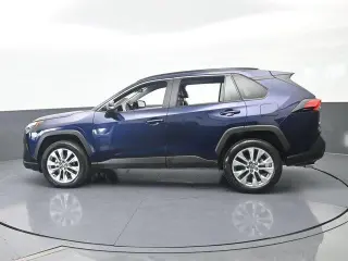 Toyota RAV4 2025 XLE Premium SUV 4p