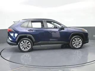Toyota RAV4 2025 XLE Premium SUV 4p