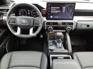 Toyota Tacoma 2024 4x4 TRD Sport 4p Puerta Doble 5.0 ft SB 8V