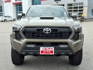 Toyota Tacoma 2024 4x4 TRD Sport 4p Puerta Doble 5.0 ft SB 8V
