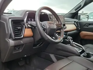 GMC Canyon 2023 4x4 AT4 4p. Cabina Completa 5 ft. Llanta Corta