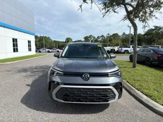 Volkswagen Taos 2025 SE 4p SUV