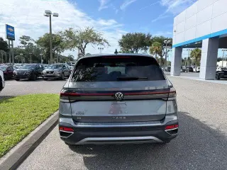 Volkswagen Taos 2025 SE 4p SUV