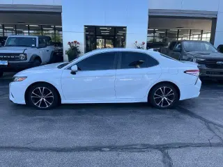 Toyota Camry 2020 SE 4p Sedan