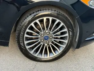 Ford Fusion 2017 AWD Titanium 4p Sedan