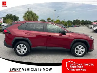 Toyota RAV4 2025 AWD LE 4p SUV